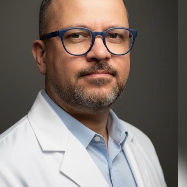 DR. LUIS CARLOS REYES GUAJARDO